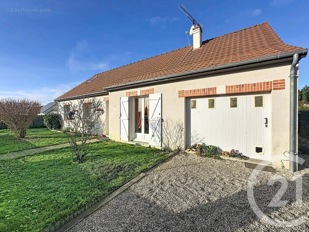Maison à VOUZON