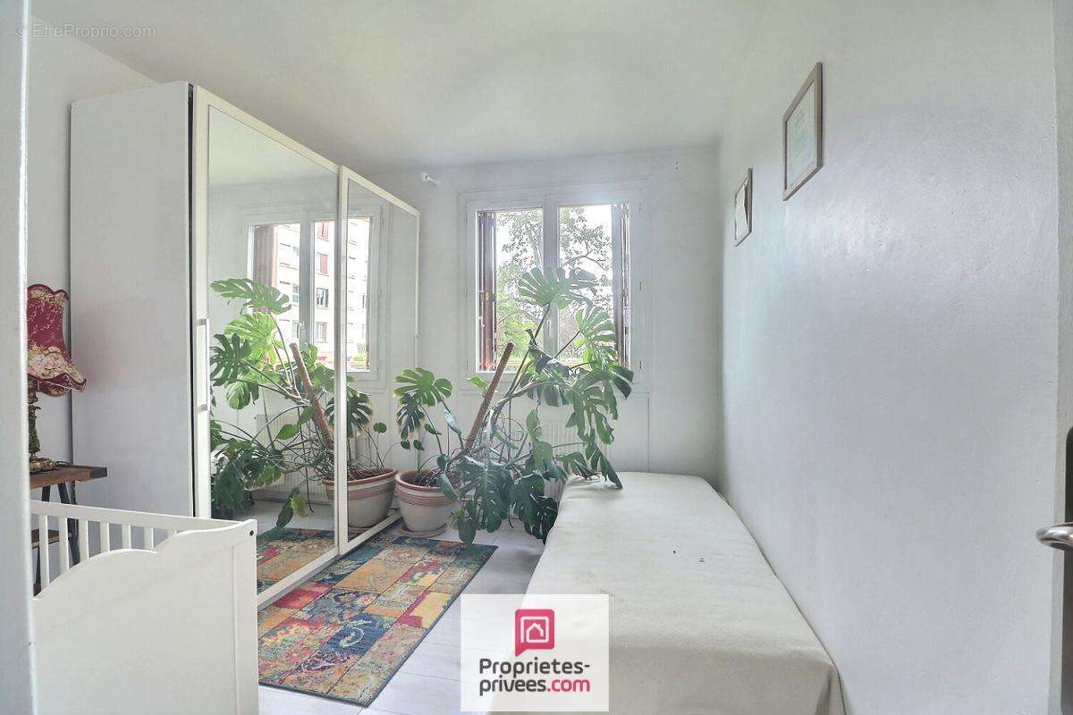 Appartement à LE MESNIL-LE-ROI