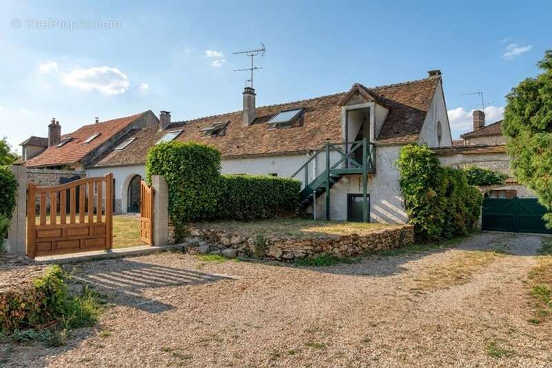 EXCLUSIVITE - Dpt Yvelines (78), à vendre à AUTOUILLET, Maison de caractère 5 pièces - photo 20