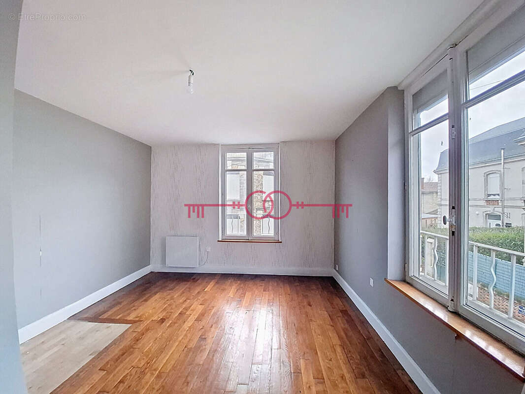 Maison Suippes 6 pièce(s) 173m2 4 Chambres - photo 6