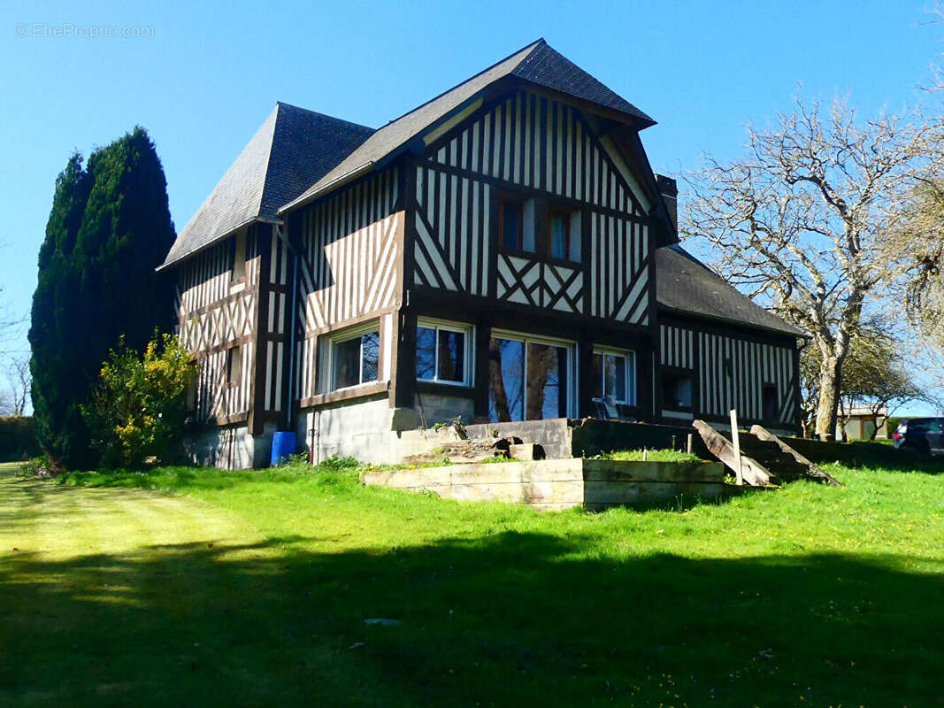 Maison à PONT-L&#039;EVEQUE