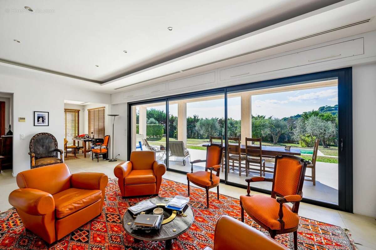 Maison à MOUGINS