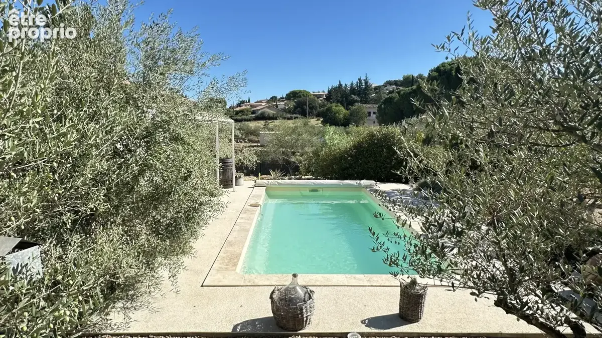 Exclusivité - Carcès - Villa de type 4 + véranda sur 759 2 avec piscine. - photo 4