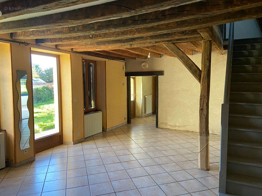 Maison à COULANGES-LES-NEVERS