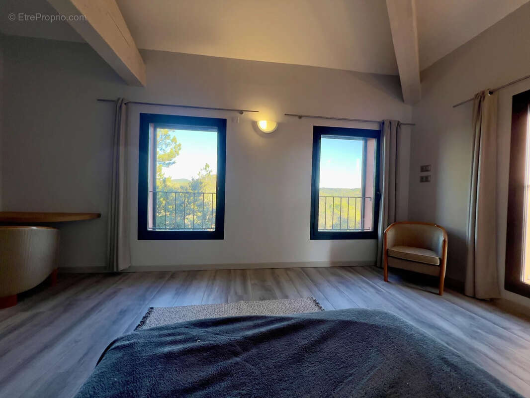 Propriété de charme à 6 suites parentales + logement indépendant à Vue panoramique - Terrain 10 000 m2 à Brign - photo 14