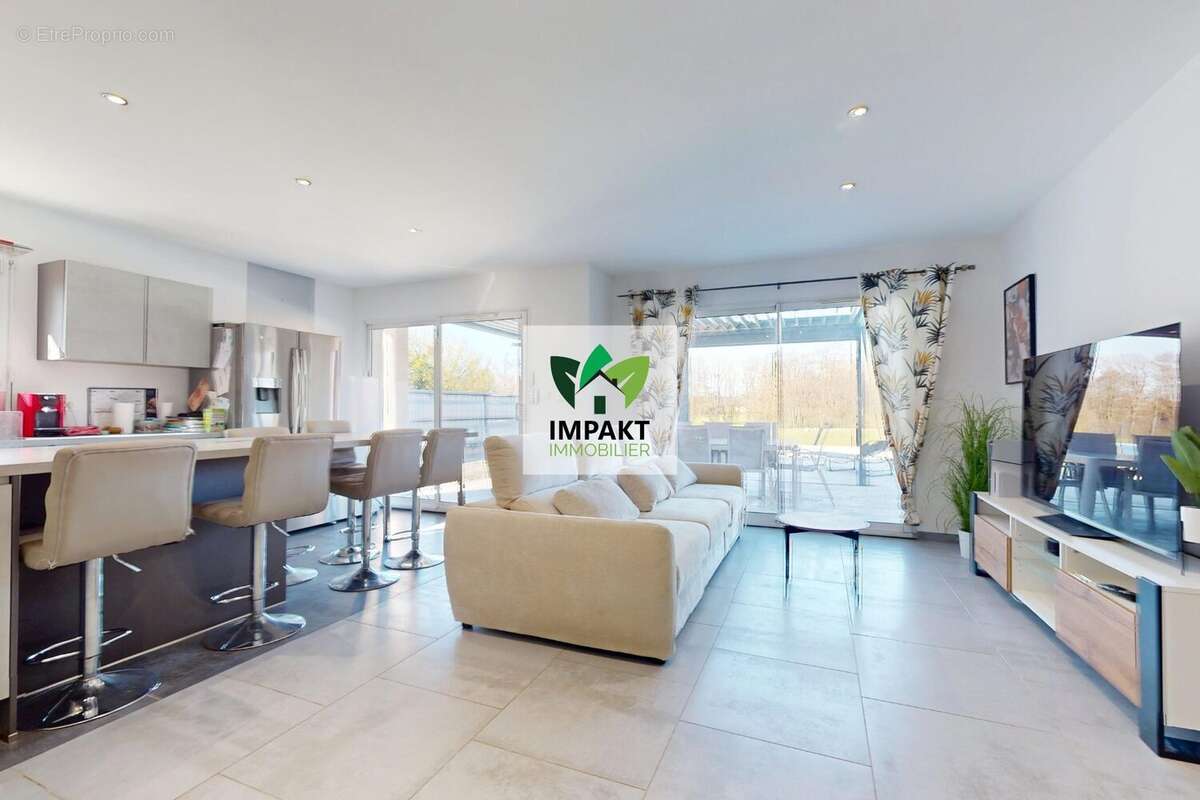 Maison à ROUGEGOUTTE