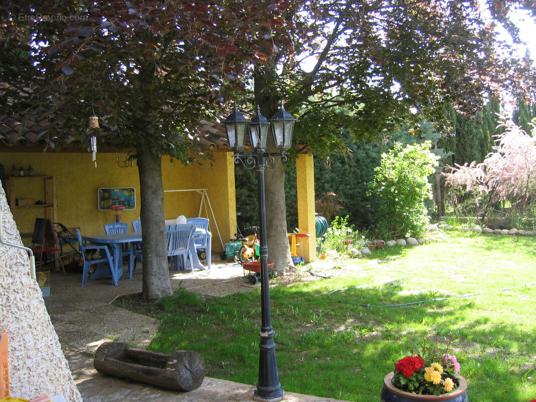 Maison à LARAGNE-MONTEGLIN
