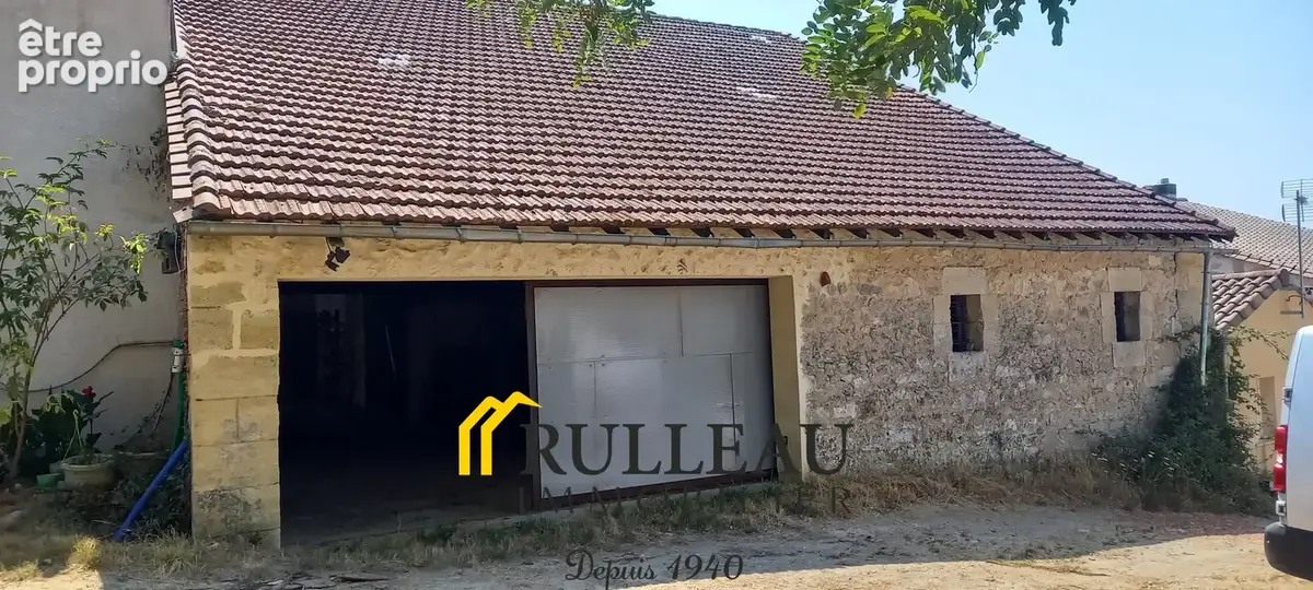 Ensemble immobilier 320 m2 avec dépendances en centre-ville de Saint-Savin - photo 22