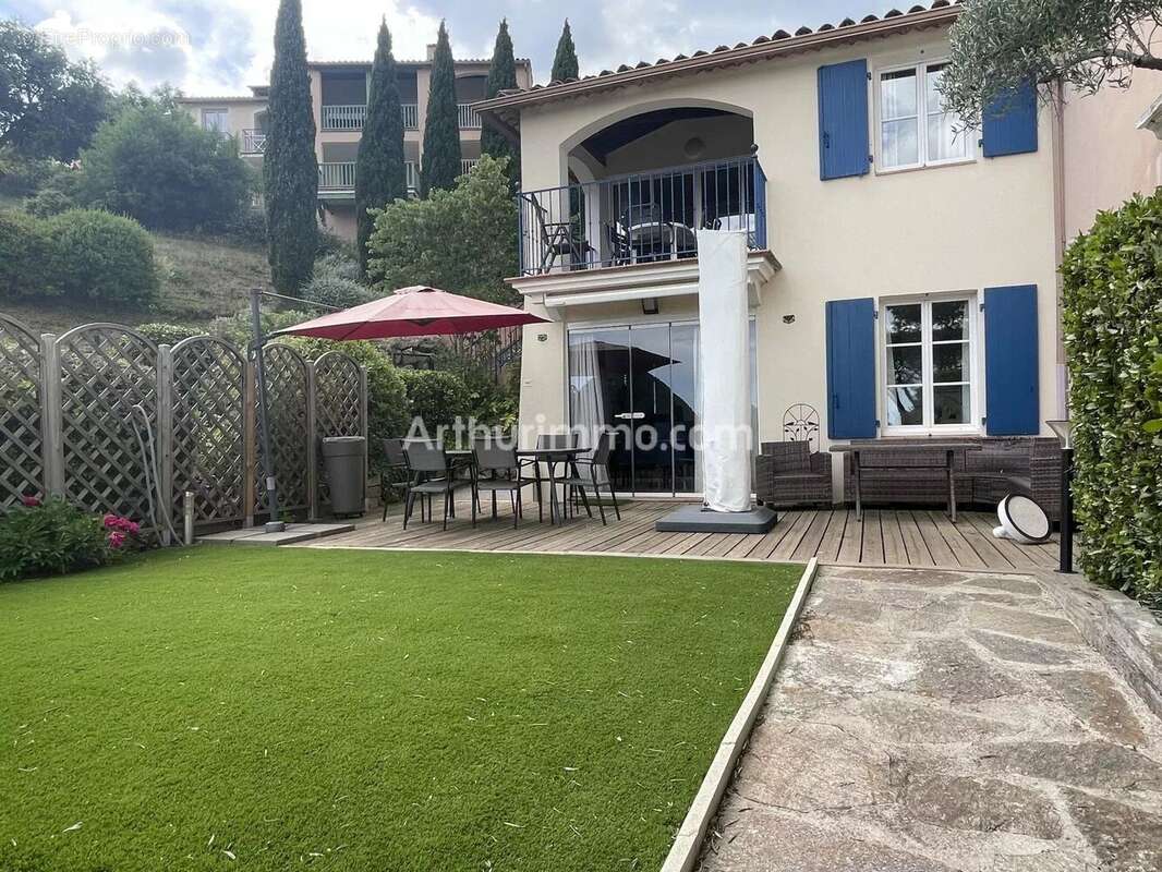 Appartement à GRIMAUD