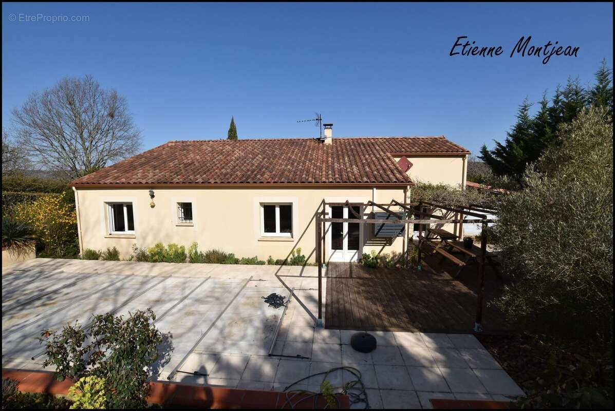 Maison à DOUELLE