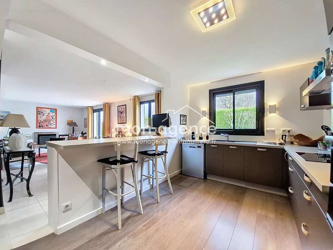 Maison à FRANQUEVILLE-SAINT-PIERRE