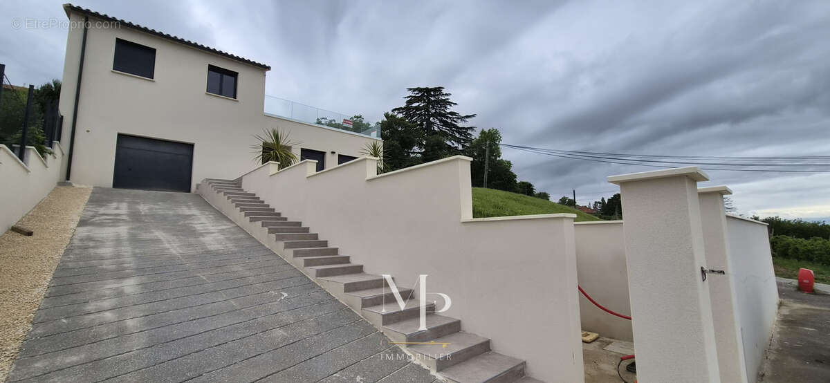 Maison à MORAS-EN-VALLOIRE