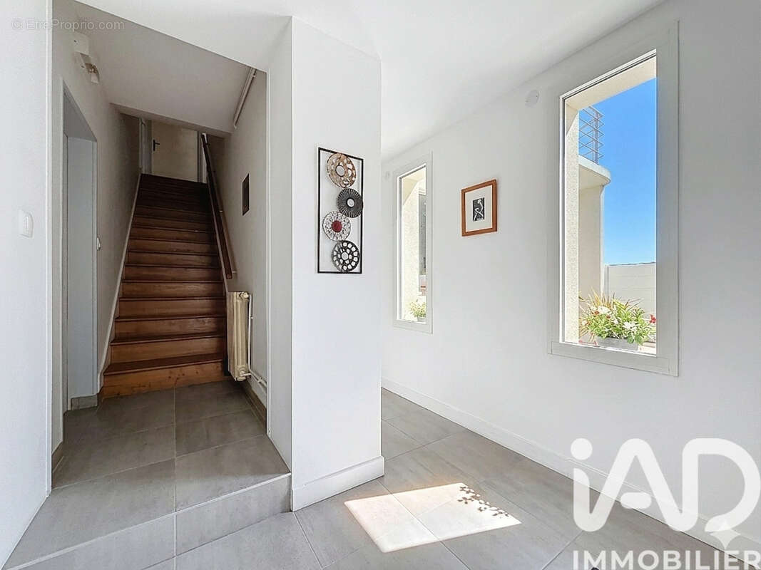 Maison 105 m² à La Rochelle  - photo 8