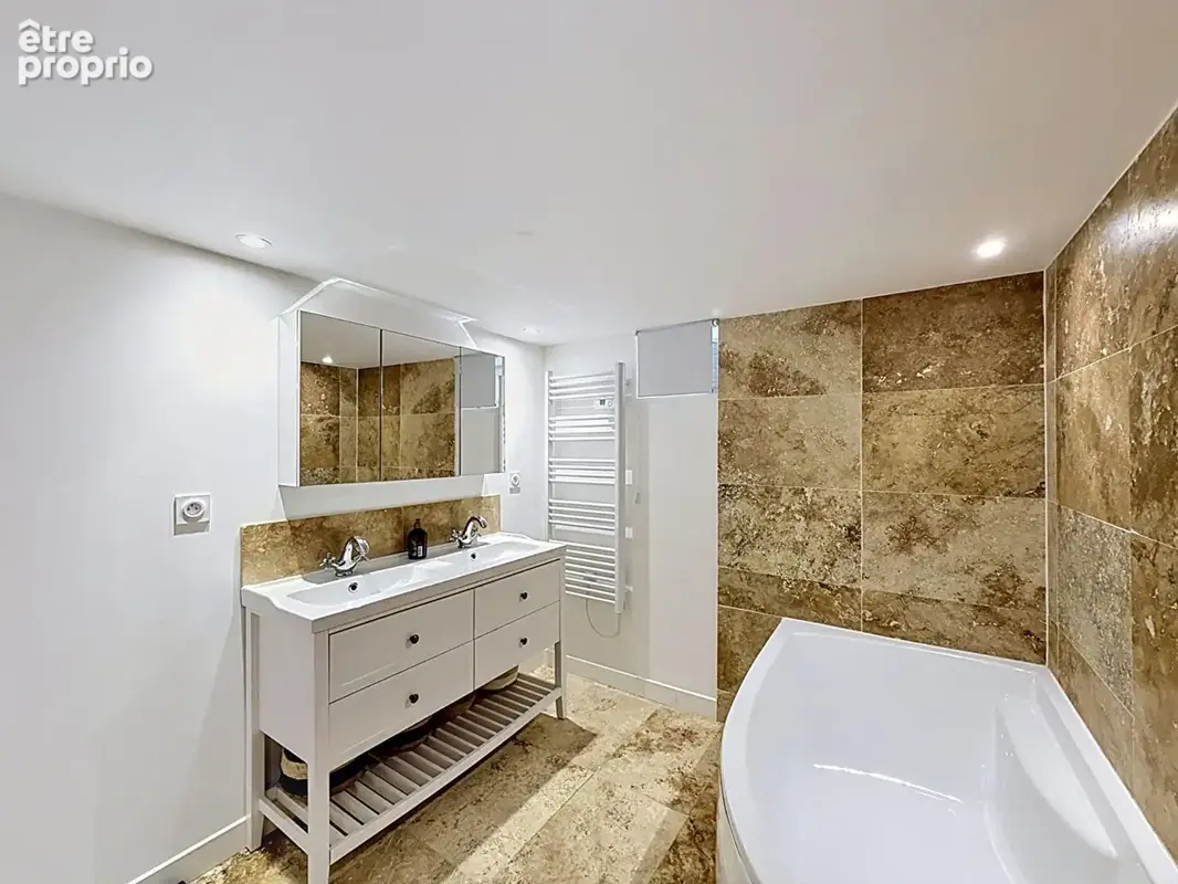 FONTAINEBLEAU - Maison de ville de 107 m² entièrement rénovée - photo 14