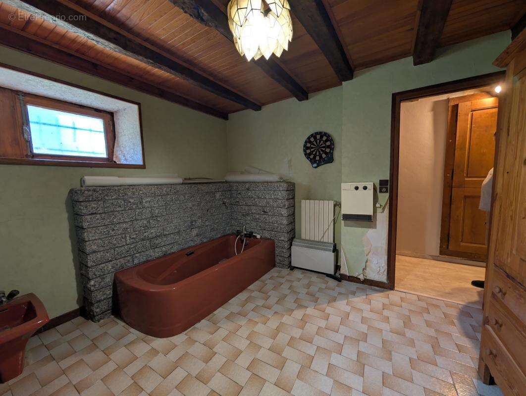 Maison à MOYE