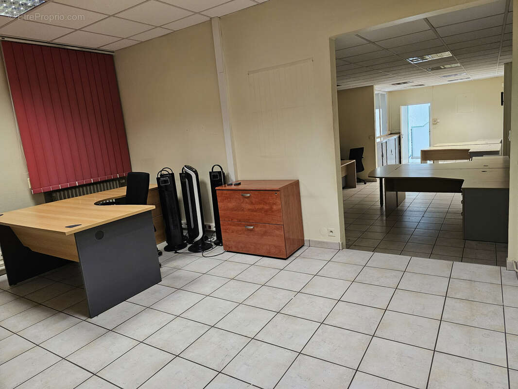 Local professionnel de plus de 400 m2 au centre ville de longwy - photo 15