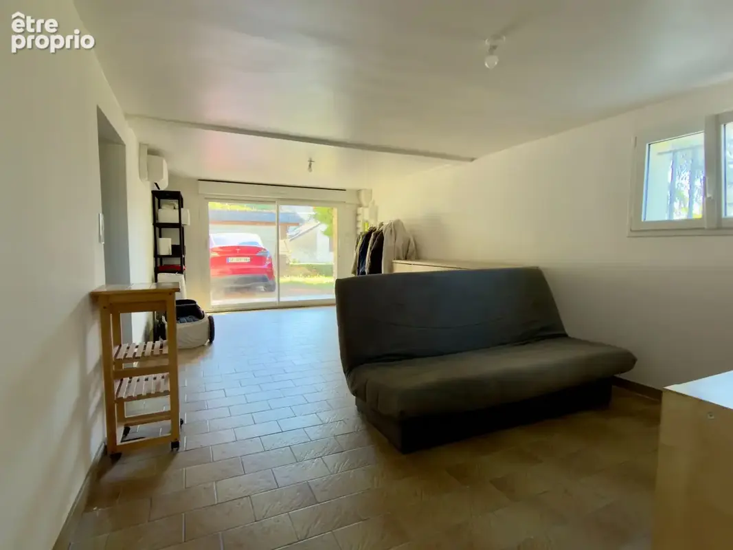 VIVY à 3 Km du Centre-bourg, Maison rénovée sur sous-sol aménagé de 160m² habitables avec garage et jardin - photo 13