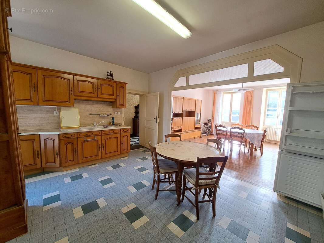 Maison à AUBETERRE-SUR-DRONNE