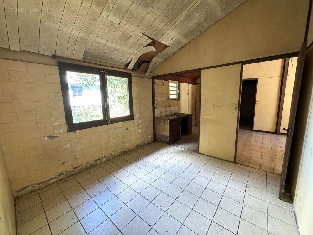 Maison 62 m² à Saint-Joseph  - photo 4