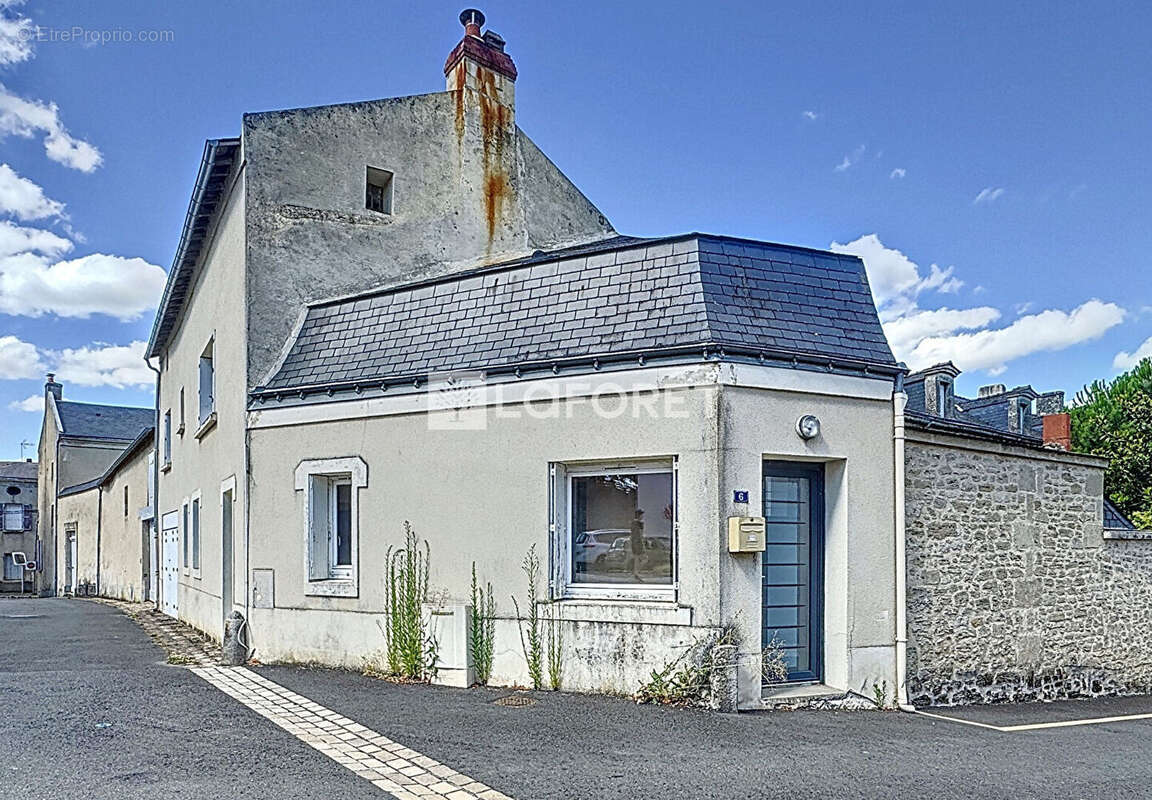 Maison à DOUE-LA-FONTAINE