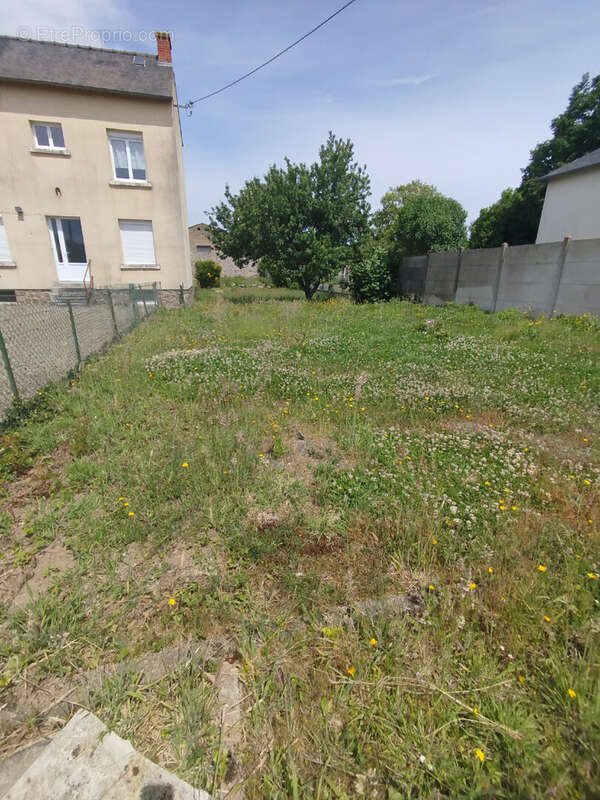 Terrain à LECOUSSE