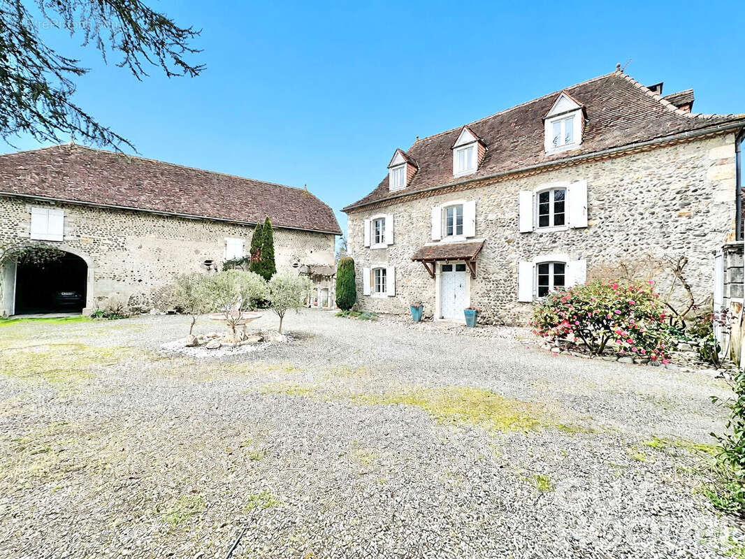 Maison béarnaise proche d'ORTHEZ avec dépendance et piscine - photo 2