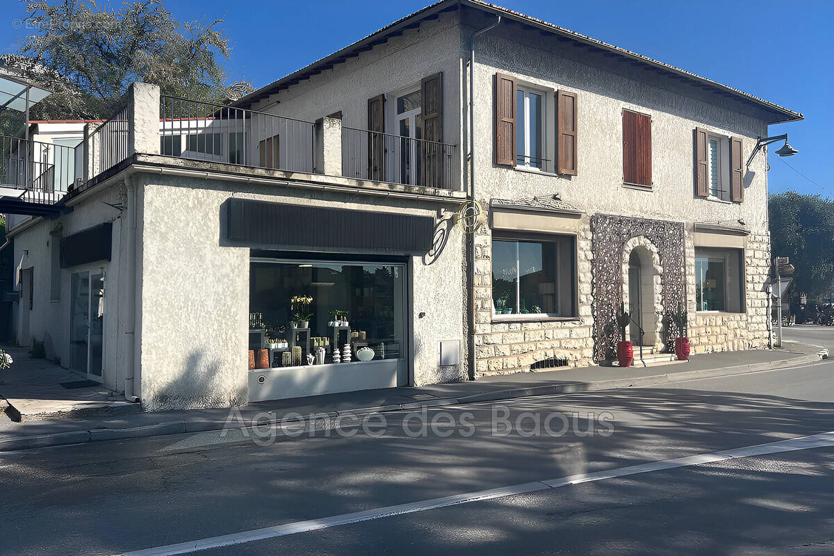 Commerce à SAINT-JEANNET