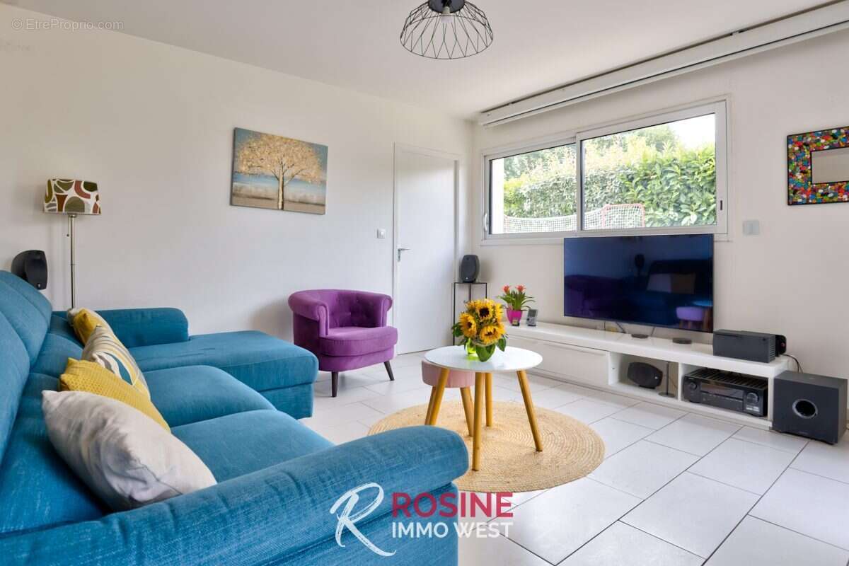 Maison 114 m² à Beaucouze  - photo 2