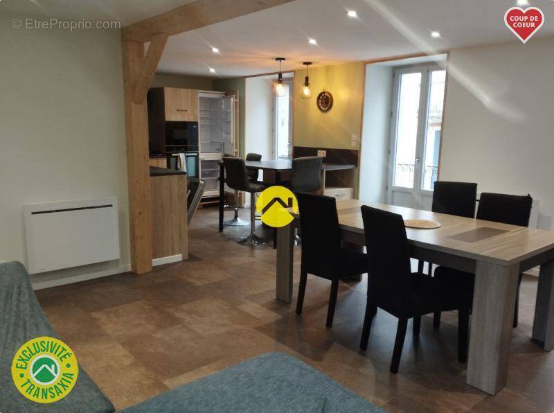 Appartement à VIC-SUR-CERE