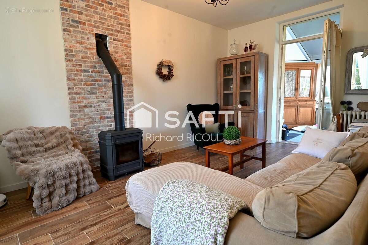 Maison 209 m² à Petiville  - photo 7