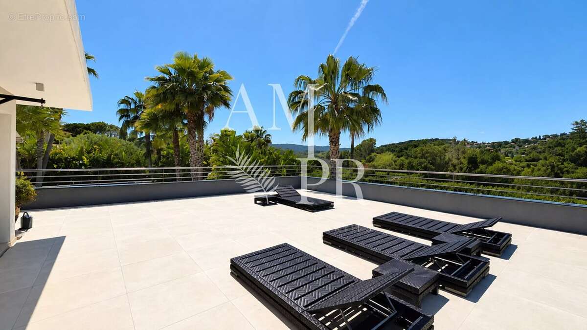 Maison à MOUGINS