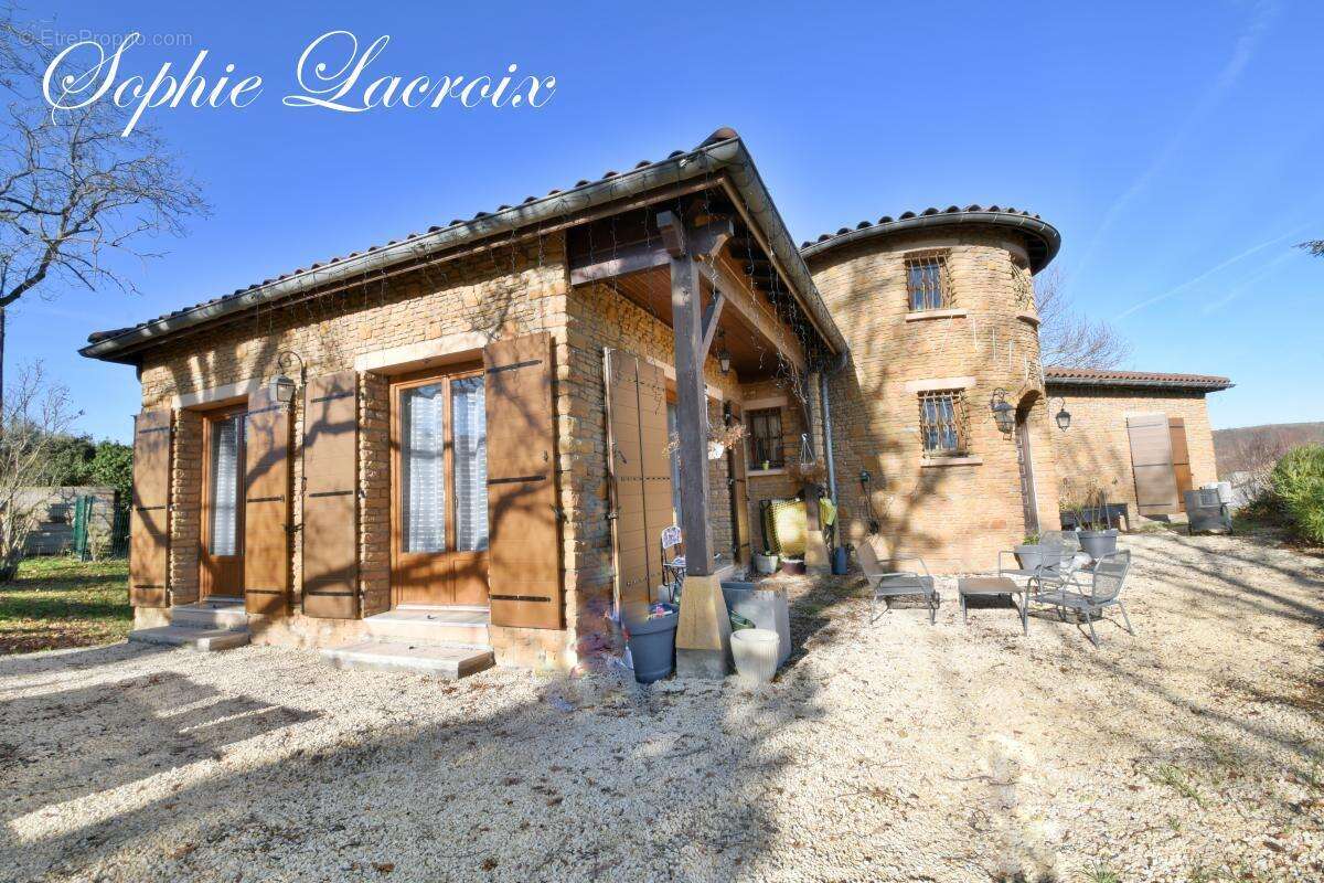 Maison à SALLES-ARBUISSONNAS-EN-BEAUJOLAIS