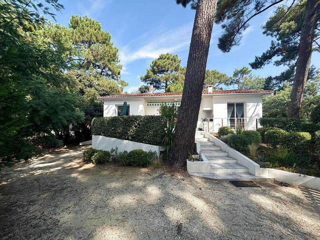 Maison à MESCHERS-SUR-GIRONDE