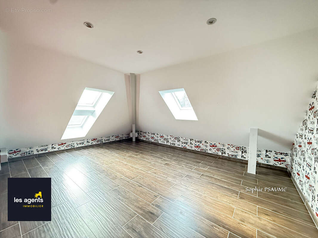 Maison à NEUFCHATEAU