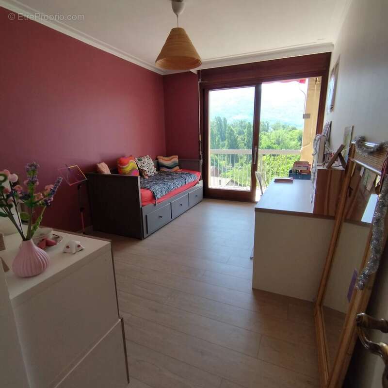 Grand T4/T5 traversant de 110m² - photo 10