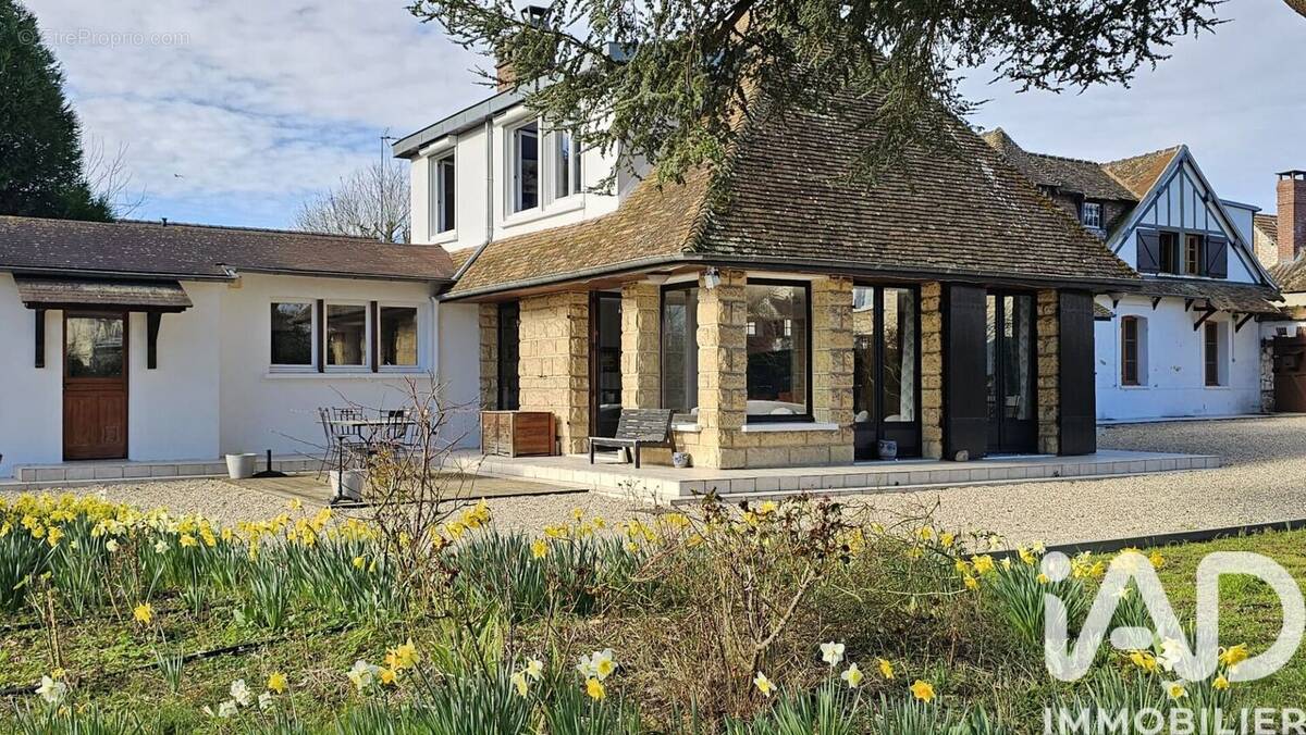 Photo 1 - Maison à LE VAUDREUIL