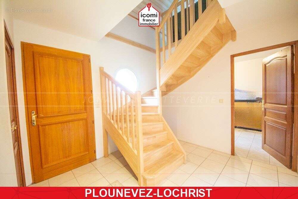 Maison à PLOUNEVEZ-LOCHRIST