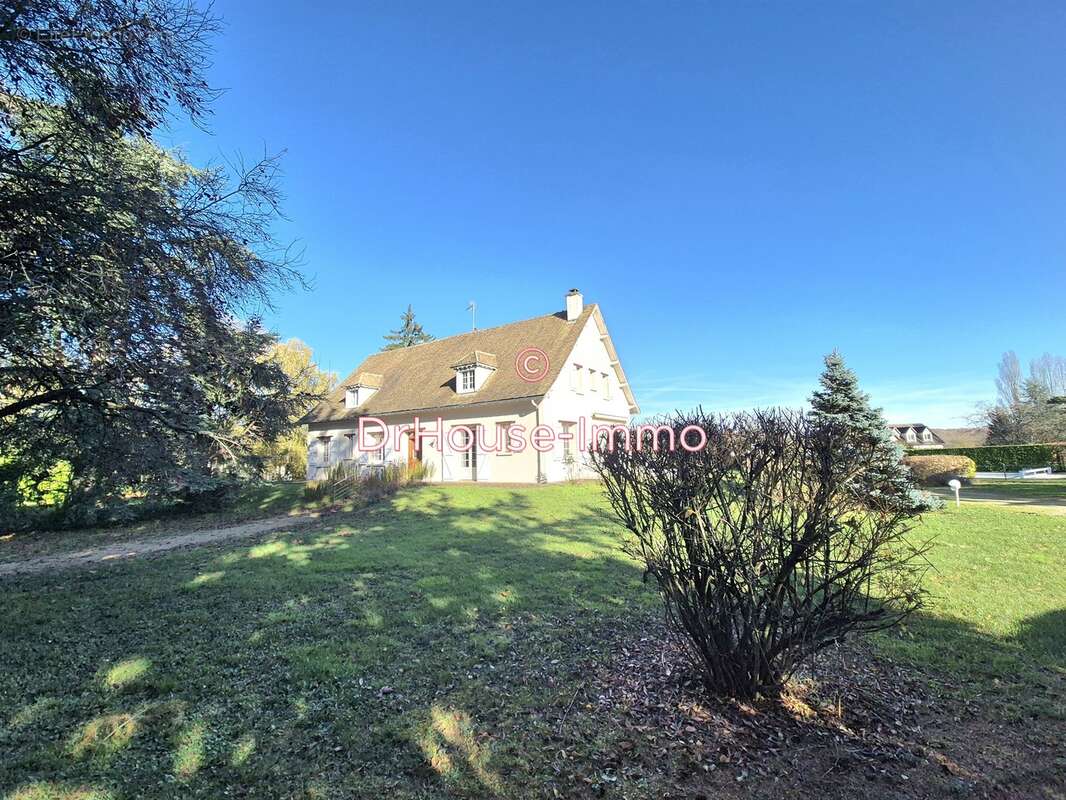 Maison à DRACY-LE-FORT