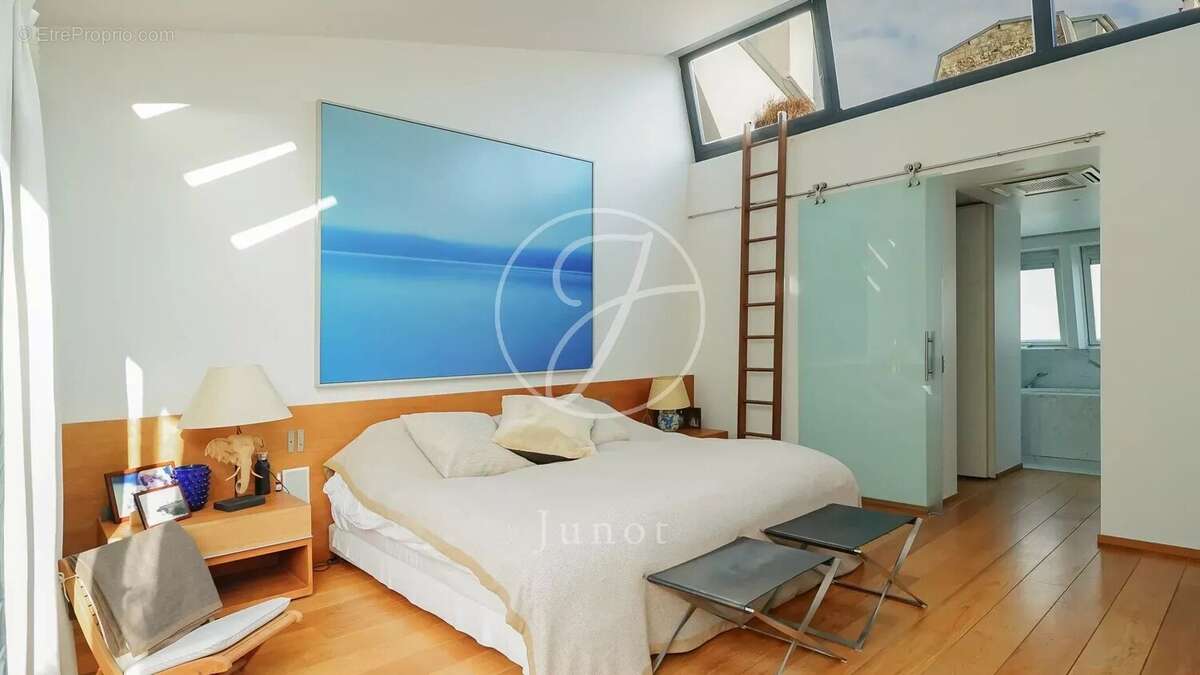 Maison à NEUILLY-SUR-SEINE