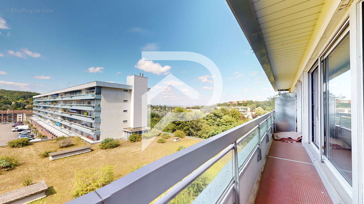 Appartement à LA CELLE-SAINT-CLOUD