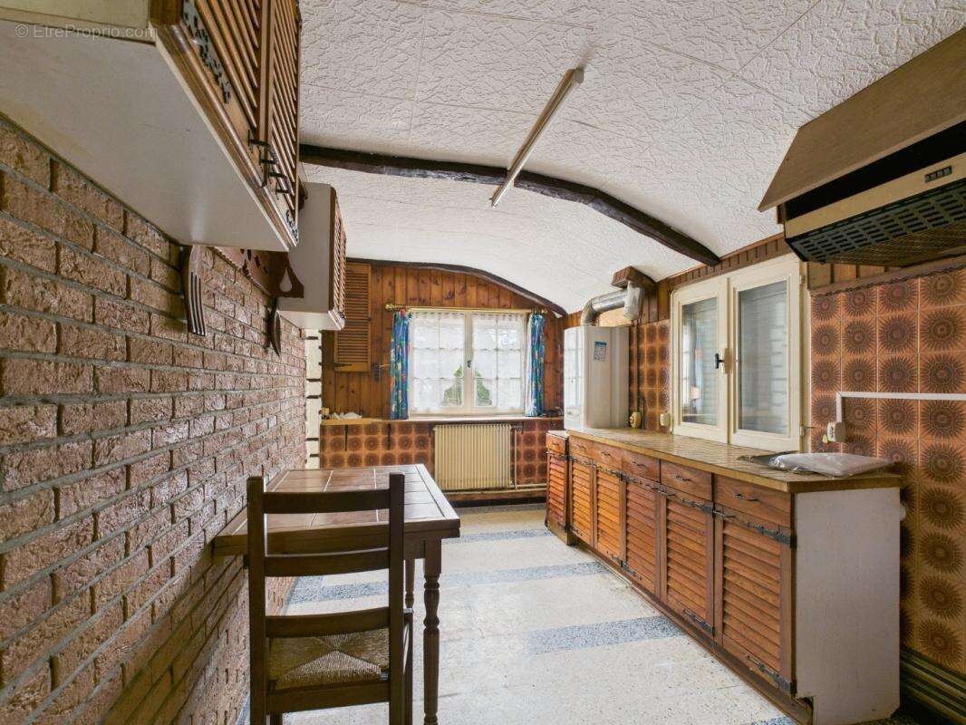 Maison à ESMERY-HALLON