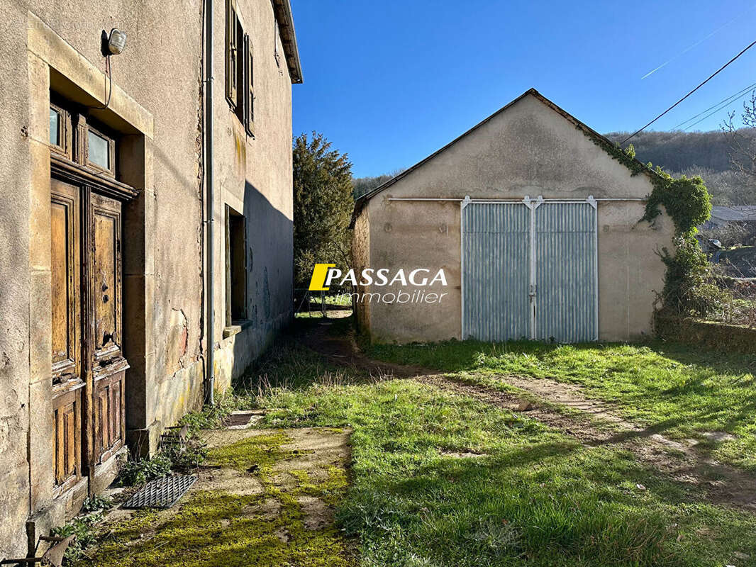 A VENDRE - Ensemble immobilier et terrain attenant - LE MEJANEL - photo 6
