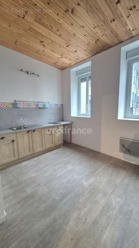 Maison à MONTREJEAU