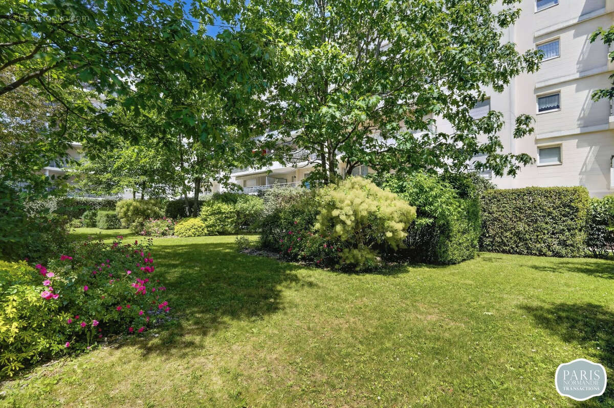 Appartement à LE PLESSIS-ROBINSON