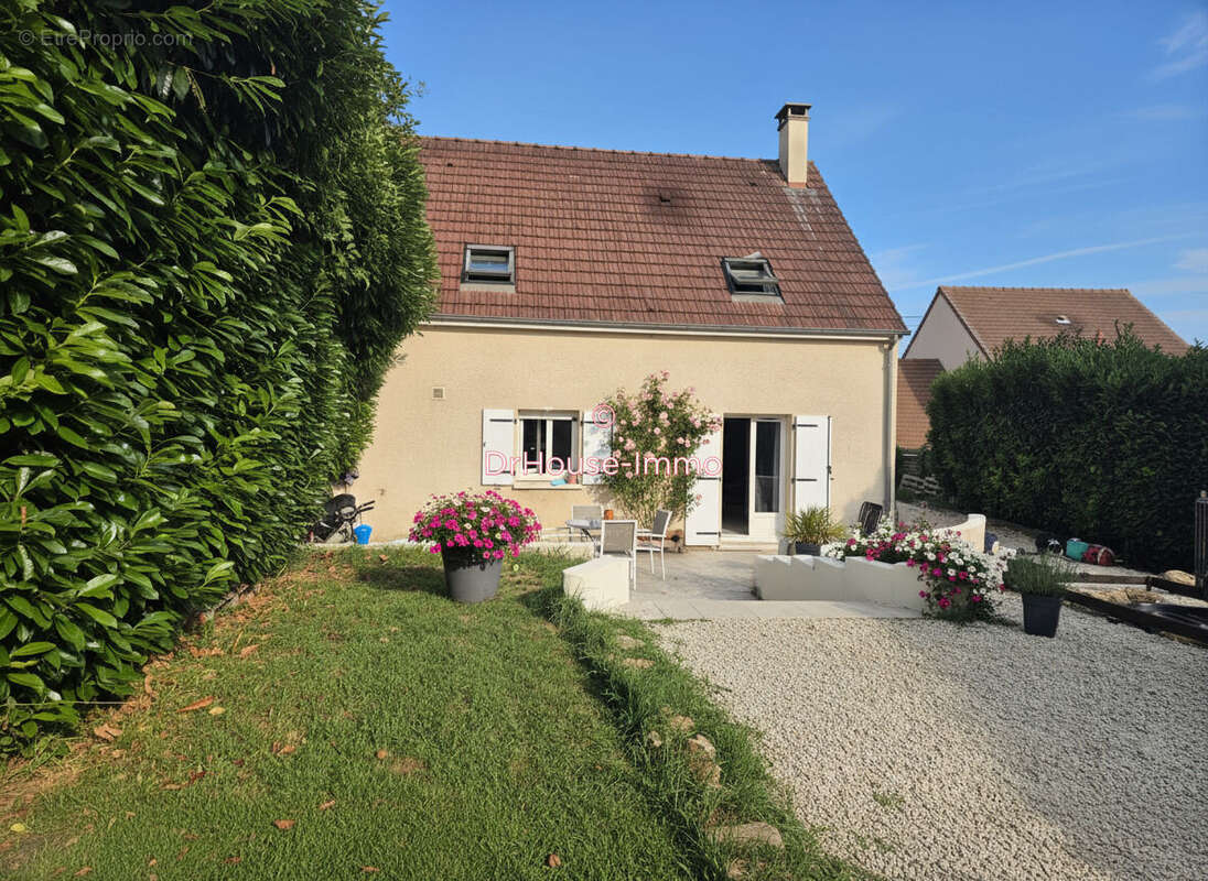 Maison à CRECY-LA-CHAPELLE