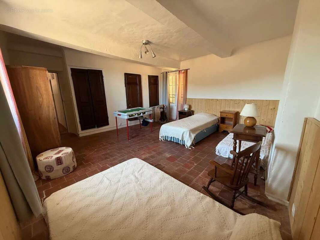 Maison à SAINTE-ANASTASIE-SUR-ISSOLE