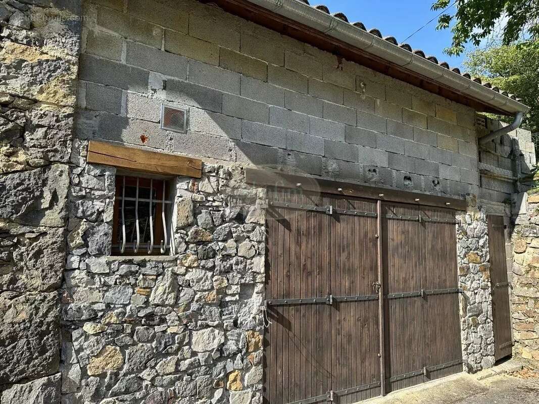 Maison à SARRANCOLIN