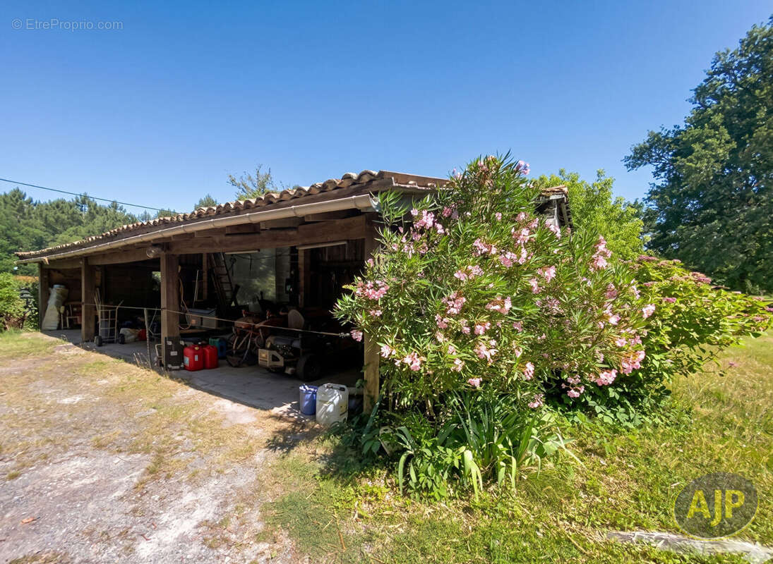 Maison à LE TEMPLE