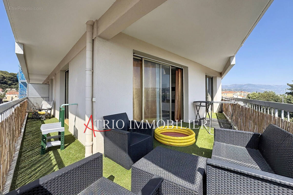 Appartement à SAINT-LAURENT-DU-VAR