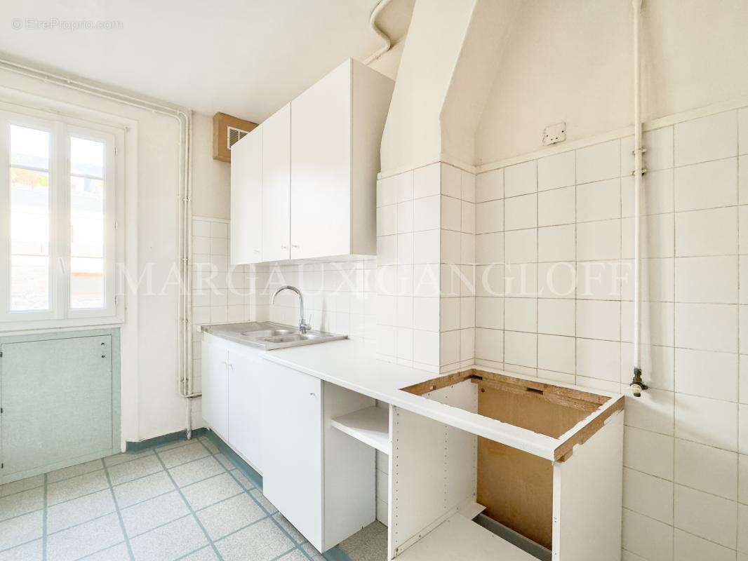 Appartement à COURBEVOIE